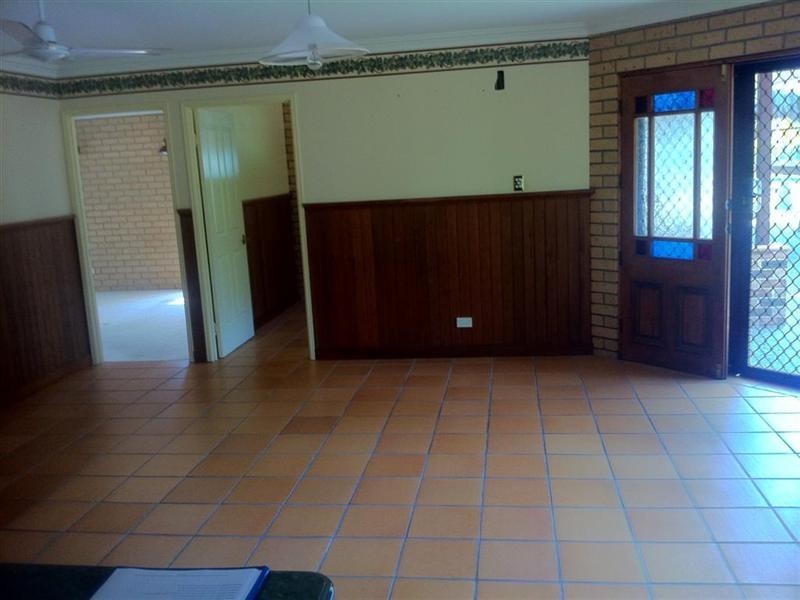 8 Collare Court, Urangan QLD 4655