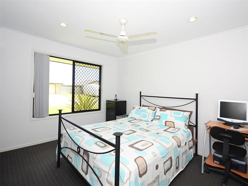 9 Bronton Way, Point Vernon QLD 4655