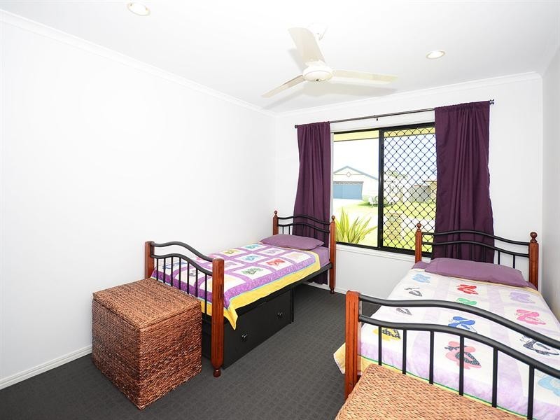 9 Bronton Way, Point Vernon QLD 4655