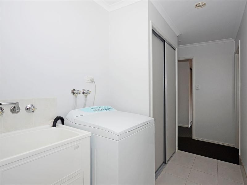 9 Bronton Way, Point Vernon QLD 4655