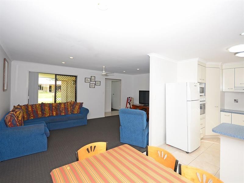 9 Bronton Way, Point Vernon QLD 4655