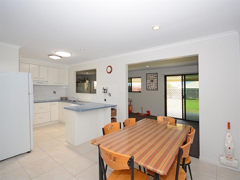 9 Bronton Way, Point Vernon QLD 4655