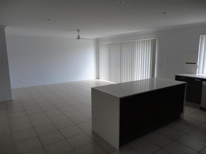 49 Lady Penrhyn Drive, Eli Waters QLD 4655