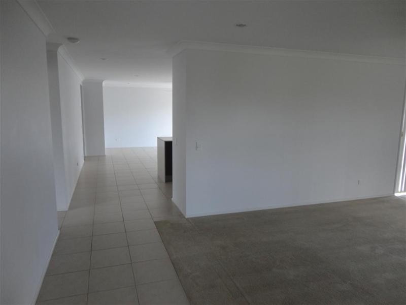 49 Lady Penrhyn Drive, Eli Waters QLD 4655