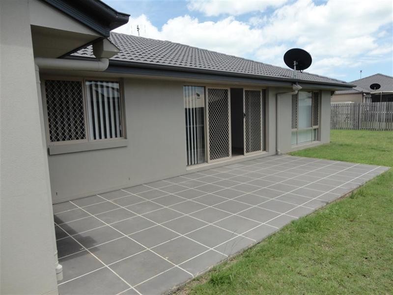 49 Lady Penrhyn Drive, Eli Waters QLD 4655