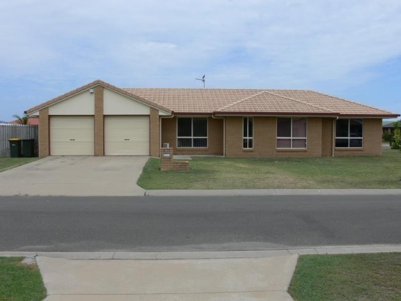 32 Wide Bay Drive, Eli Waters QLD 4655