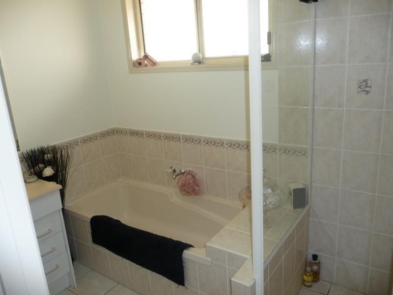 86 Nissen Street, Urraween QLD 4655