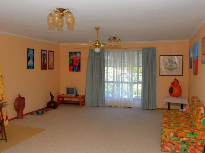 25 Kelly Street, Point Vernon QLD 4655