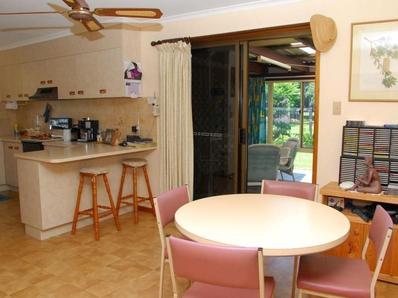 25 Kelly Street, Point Vernon QLD 4655