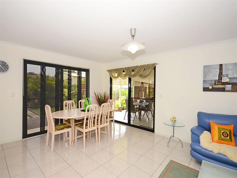4 Montrose Close, Point Vernon QLD 4655