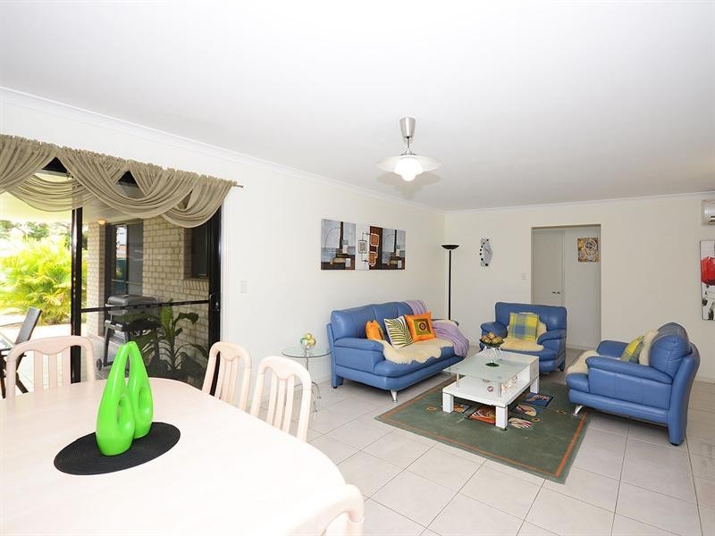 4 Montrose Close, Point Vernon QLD 4655