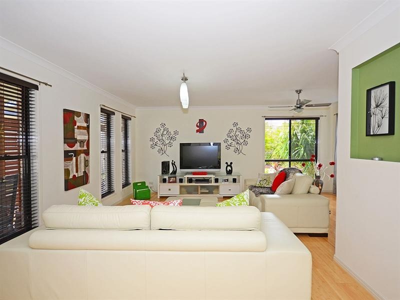 4 Montrose Close, Point Vernon QLD 4655