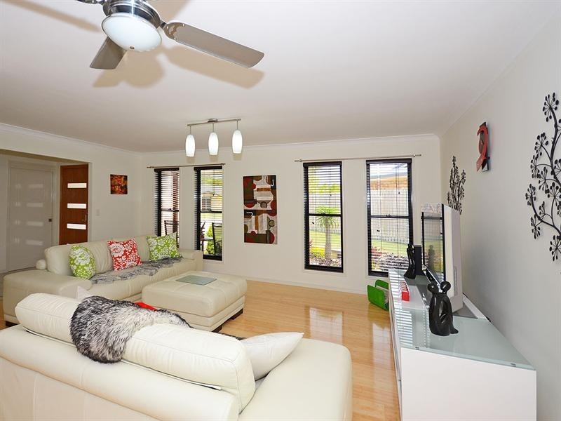 4 Montrose Close, Point Vernon QLD 4655