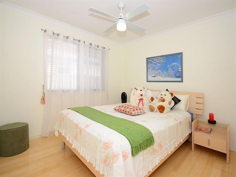 4 Montrose Close, Point Vernon QLD 4655