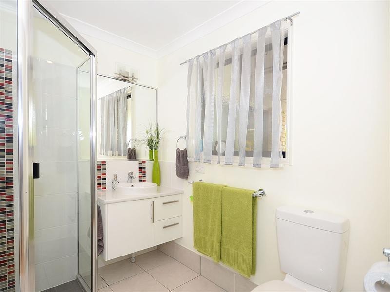 4 Montrose Close, Point Vernon QLD 4655