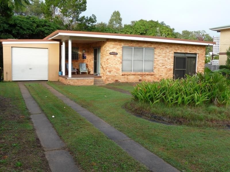 109 Freshwater Street, Torquay QLD 4655