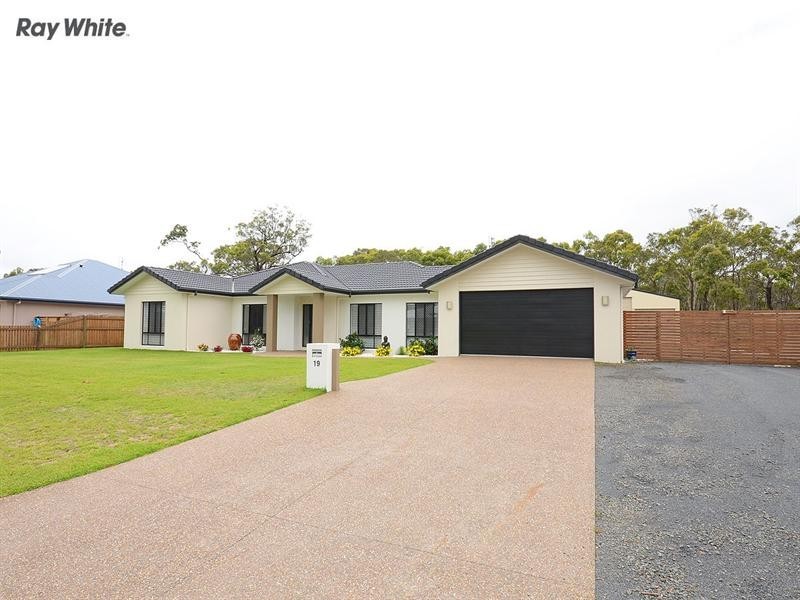 19 Heathland Avenue, Wondunna QLD 4655