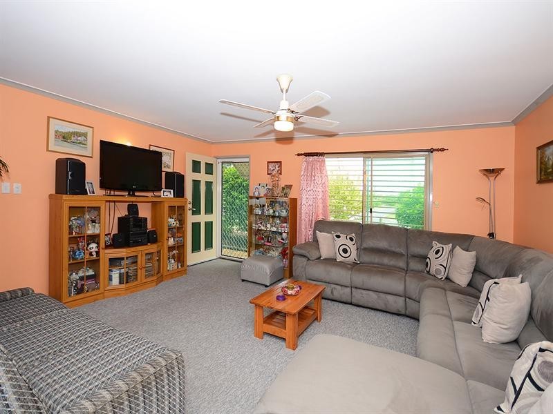 27 Honiton Street, Torquay QLD 4655