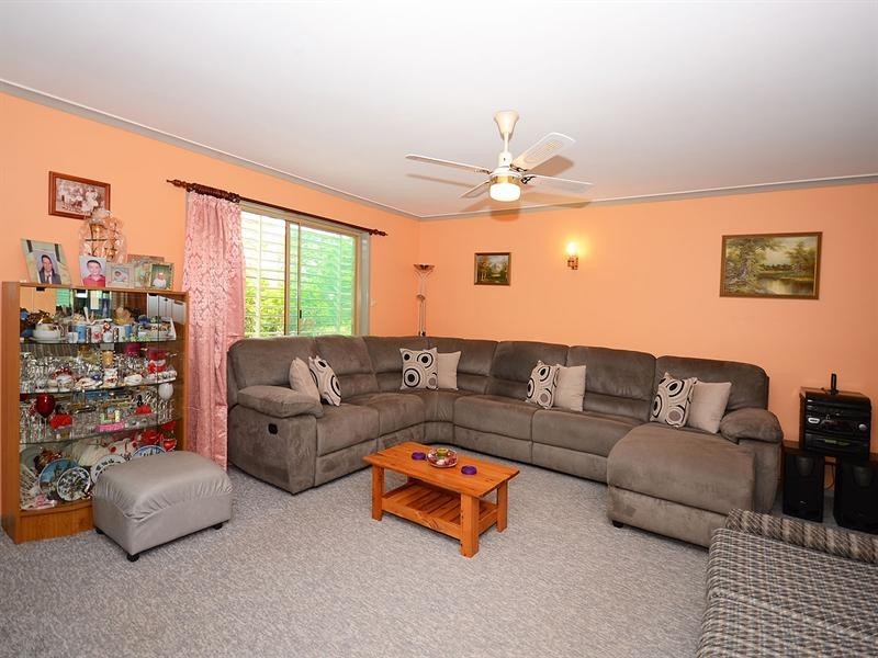 27 Honiton Street, Torquay QLD 4655