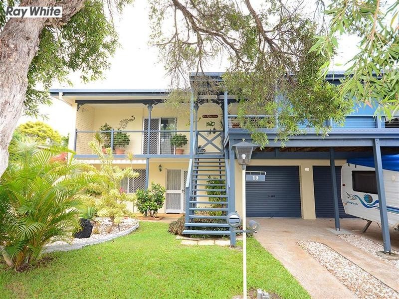 19 Holiday Parade, Scarness QLD 4655