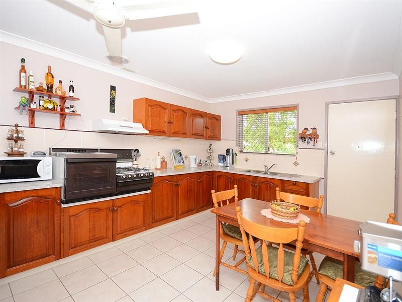 19 Holiday Parade, Scarness QLD 4655