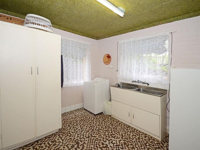 19 Holiday Parade, Scarness QLD 4655