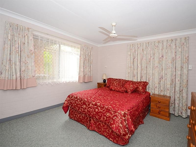 19 Holiday Parade, Scarness QLD 4655