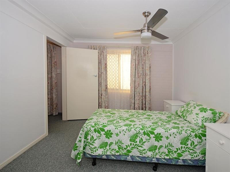 19 Holiday Parade, Scarness QLD 4655