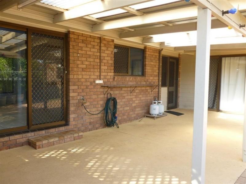 6 JACKLIN, Point Vernon QLD 4655