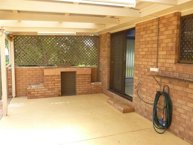6 JACKLIN, Point Vernon QLD 4655