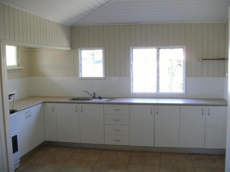 20 KING, Urangan QLD 4655