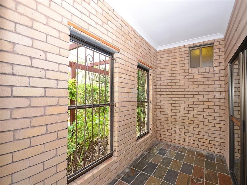 6 West Street, Torquay QLD 4655