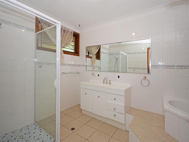 6 West Street, Torquay QLD 4655