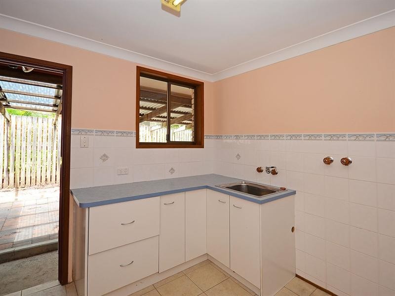 6 West Street, Torquay QLD 4655