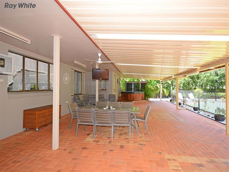 10 Park Street, Urangan QLD 4655