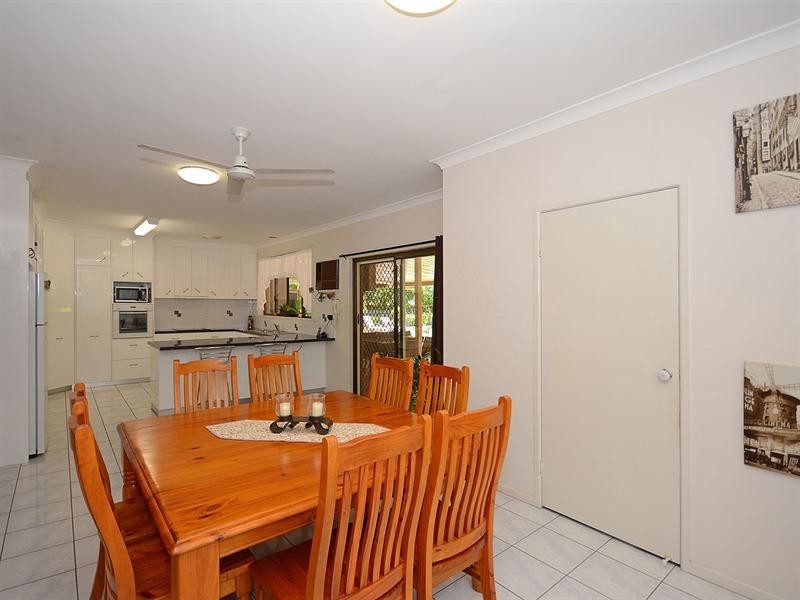 10 Park Street, Urangan QLD 4655