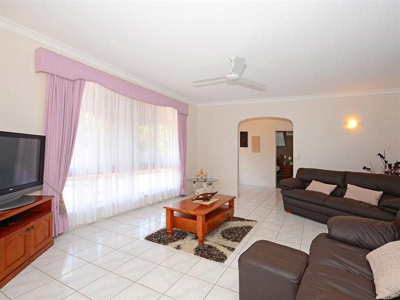 10 Park Street, Urangan QLD 4655