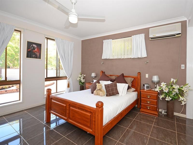 10 Park Street, Urangan QLD 4655