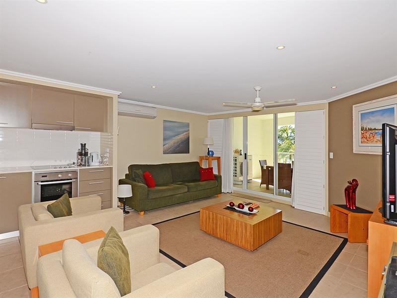 112/569 Charlton Esplanade, Urangan QLD 4655