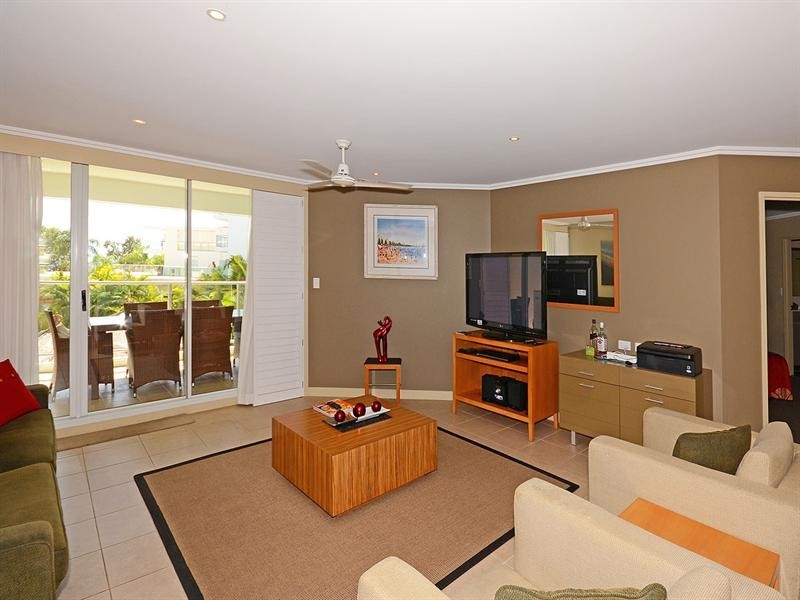 112/569 Charlton Esplanade, Urangan QLD 4655