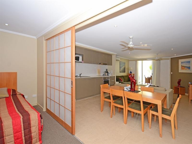 112/569 Charlton Esplanade, Urangan QLD 4655