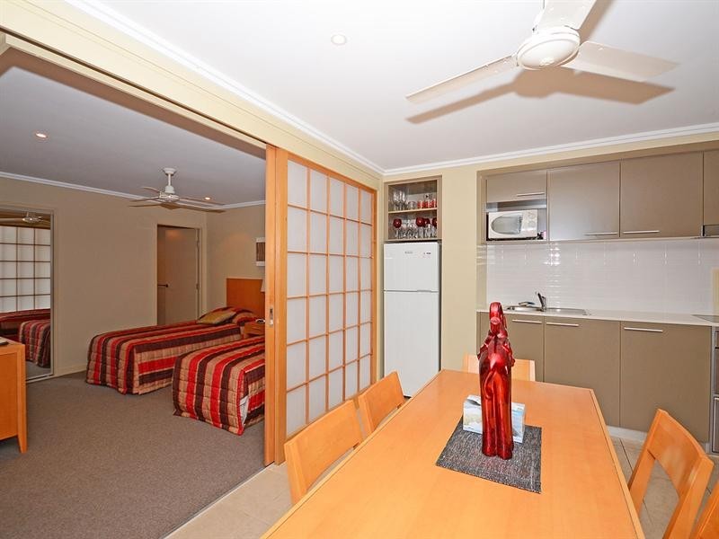 112/569 Charlton Esplanade, Urangan QLD 4655