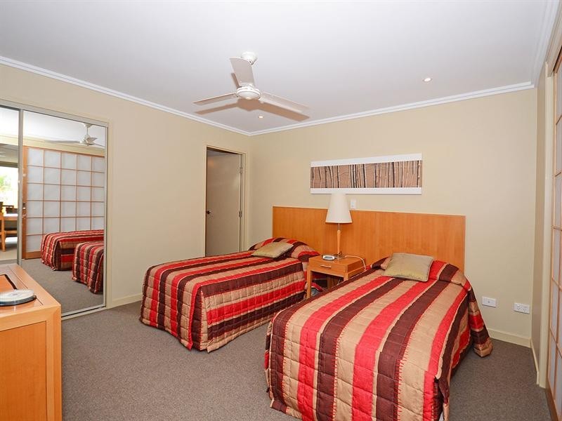 112/569 Charlton Esplanade, Urangan QLD 4655