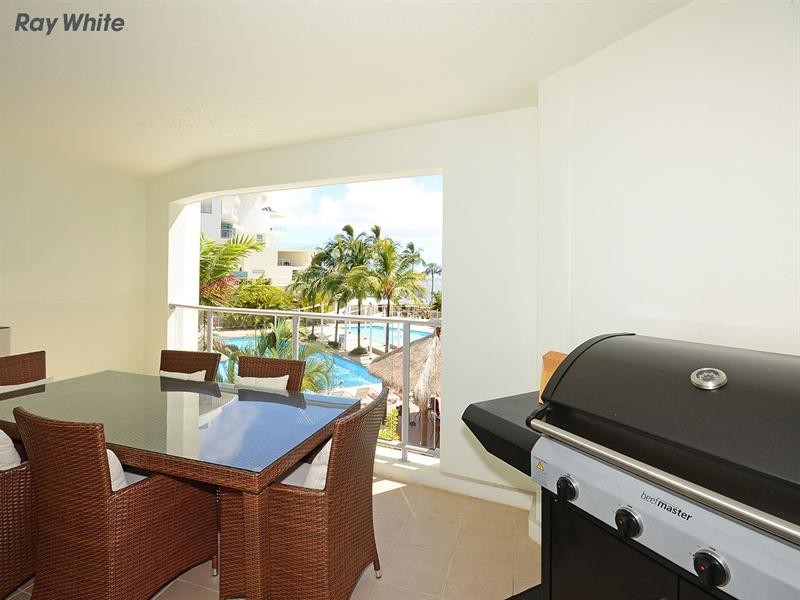 112/569 Charlton Esplanade, Urangan QLD 4655