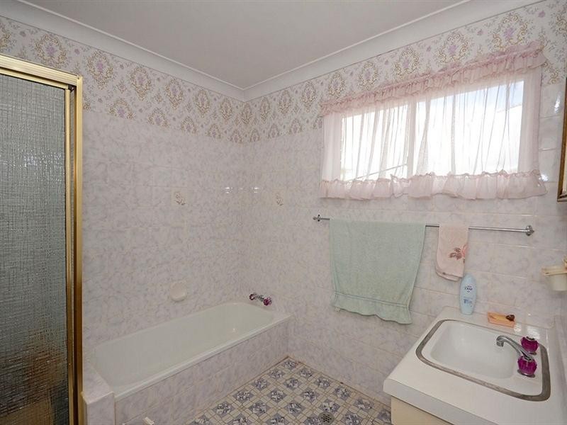 30 Hillcrest Avenue, Scarness QLD 4655