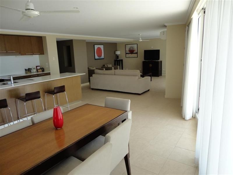 Unit 323/569 Charlton Esplanade, Urangan QLD 4655