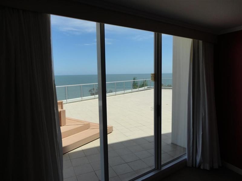 Unit 323/569 Charlton Esplanade, Urangan QLD 4655