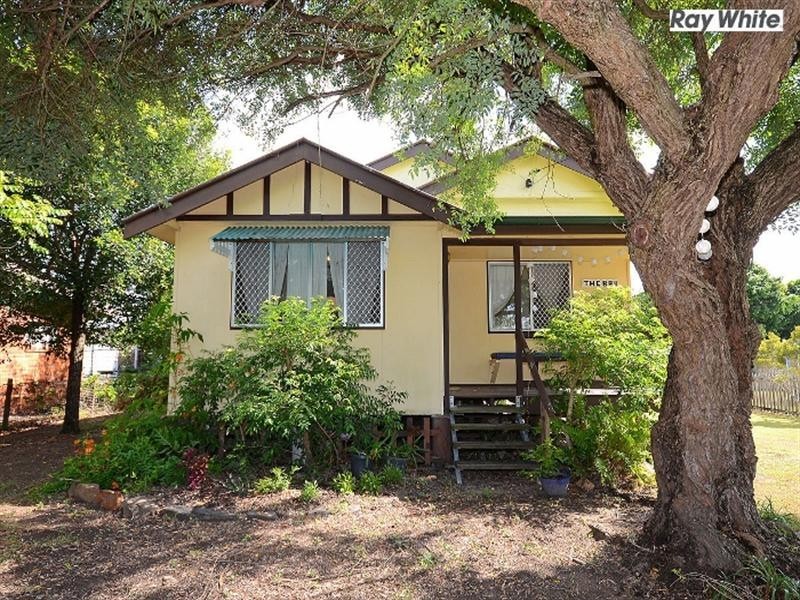 38 Shell Street, Urangan QLD 4655