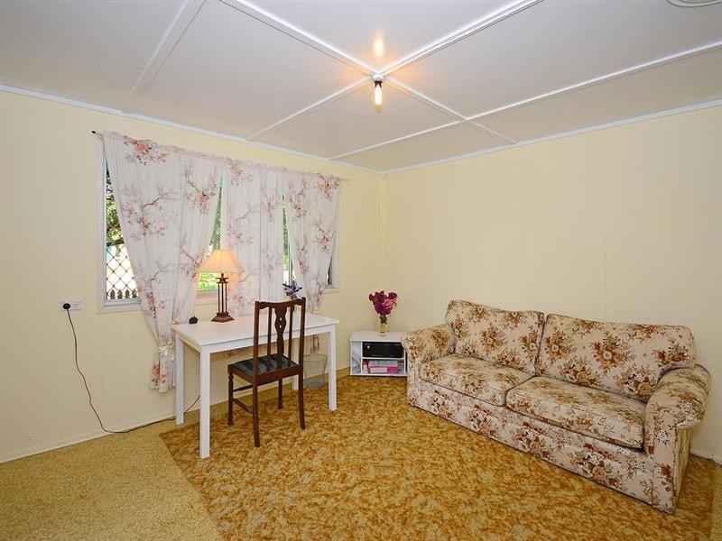 38 Shell Street, Urangan QLD 4655