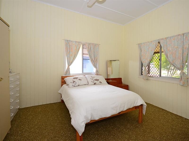 38 Shell Street, Urangan QLD 4655